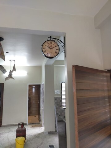 Furnished Amenities in 2.5 BHK Builder Floor at Mahmoorganj – for Sale