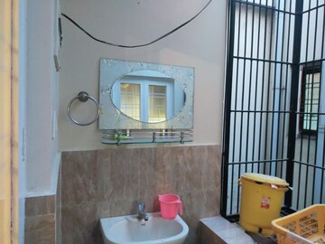  2.5 BHK Builder Floor at Mahmoorganj – for Sale