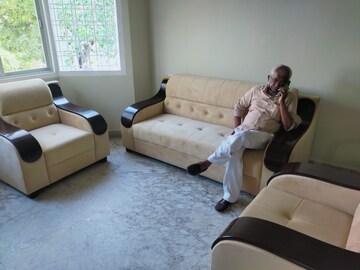 Living Room in 2.5 BHK Builder Floor at Mahmoorganj – for Sale