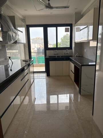 Kitchen in 3 BHK Builder Floor at Sector 17 – for Rent