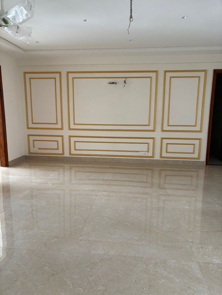 Room, sector 17 3 Bedroom 1750 Sq.Ft. Builder Floor In Sector 17 Panchkula 9077114