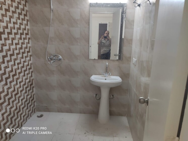 Bathroom, gaur-city-7th-avenue 3 Bedroom 747 Sq.Ft. Apartment In Sector 4 Greater Noida Greater Noida 9077116