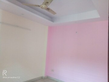 Room in 3 BHK Apartment at SG Oasis, Vasundhara Sector 2b – for Rent
