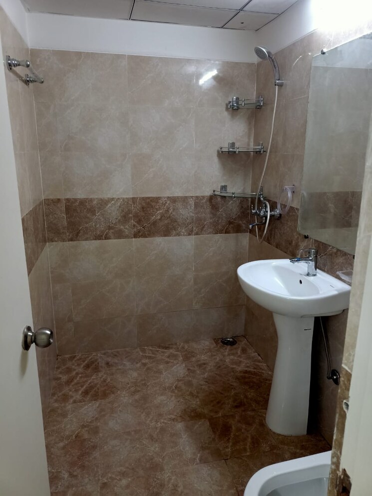 Bathroom, gaurs-siddhartham 2 Bedroom 945 Sq.Ft. Apartment In Siddharth Vihar Ghaziabad 9077145