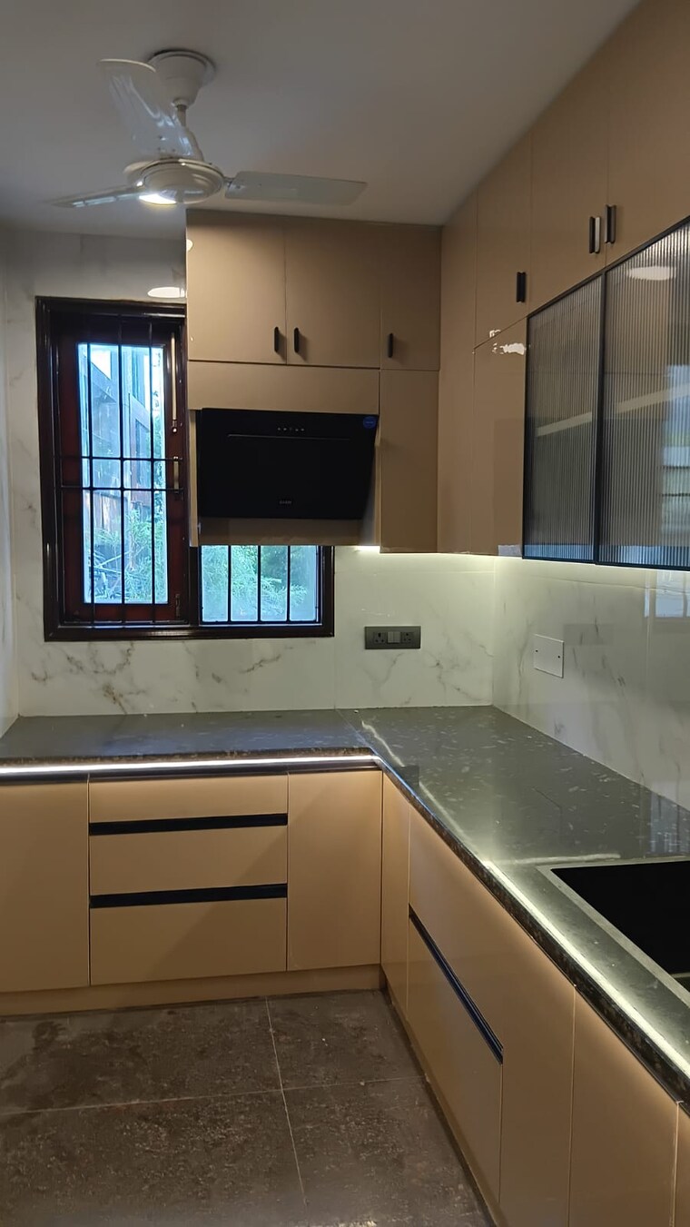 Kitchen, east of kailash 3 Bedroom 1450 Sq.Ft. Builder Floor In East Of Kailash Delhi 9077154