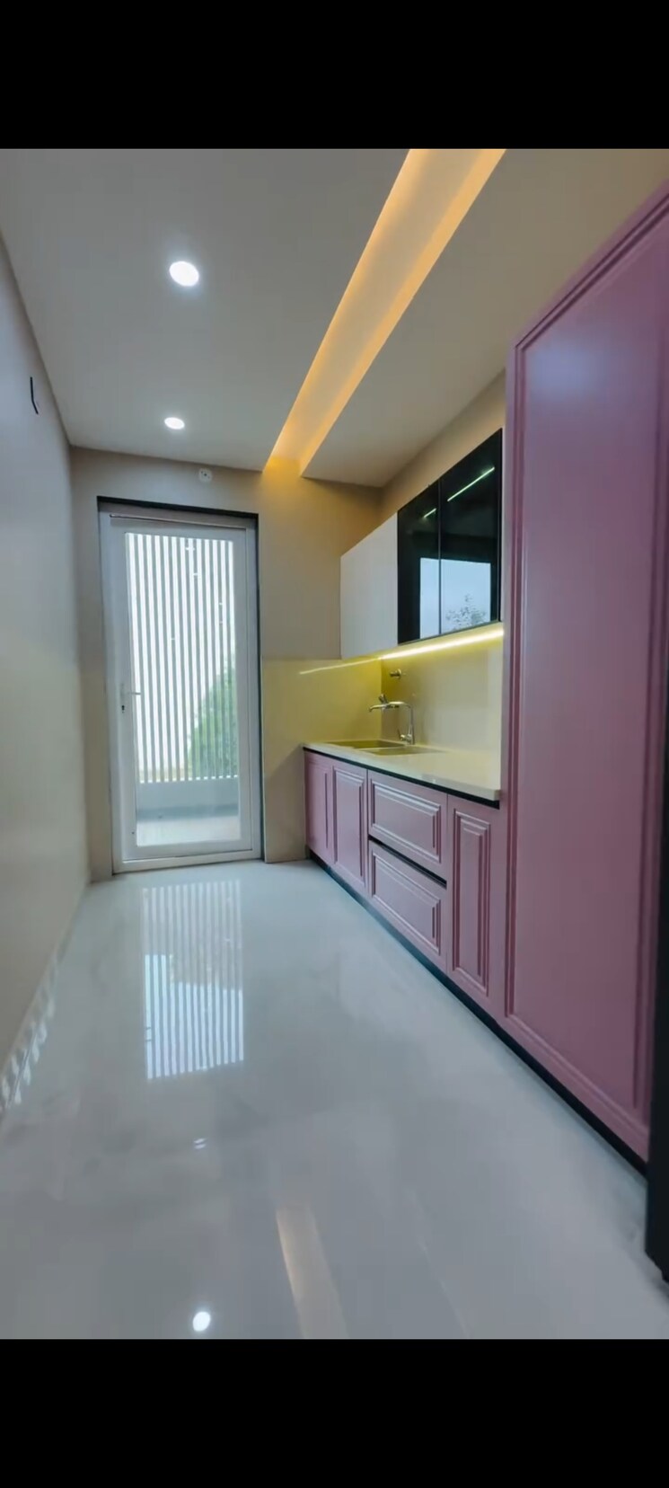 Room, tdi-the-retreat 4 Bedroom 360 Sq.Yd. Builder Floor In Sector 89 Faridabad 9077170