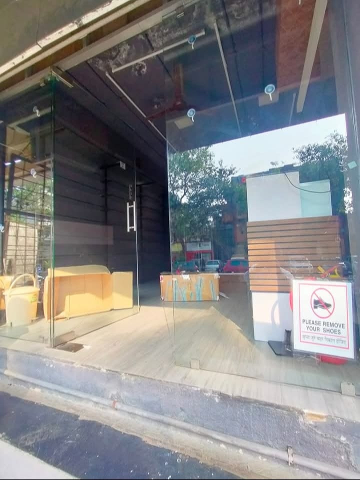 Retail Shop For Rent in Bandra West