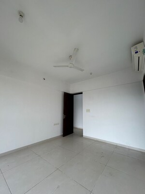 Room in 3 BHK Apartment at Runwal Elegante, Andheri West – for Sale