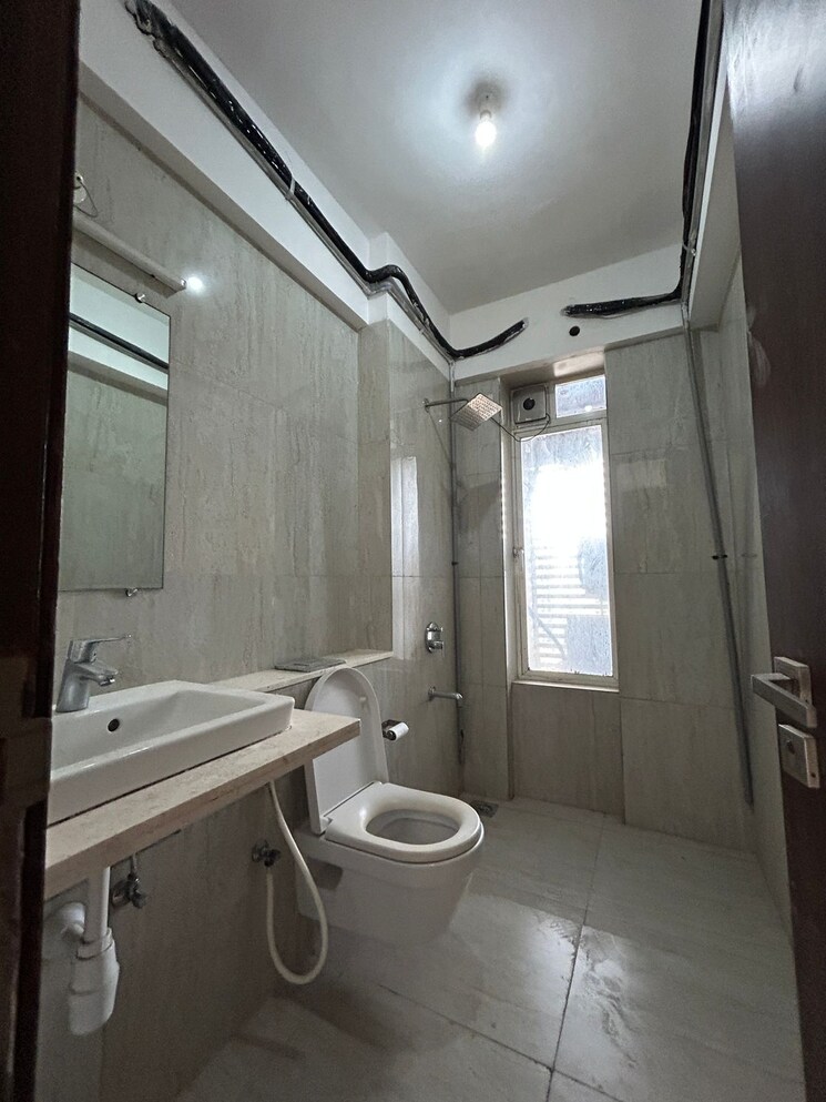 Bathroom, runwal-elegante 3 Bedroom 2190 Sq.Ft. Apartment In Andheri West Mumbai 9077191