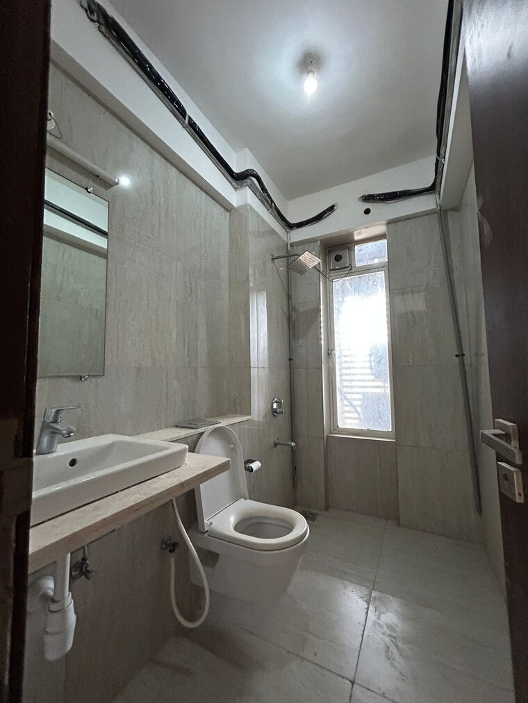 Bathroom, runwal-elegante 3 Bedroom 2190 Sq.Ft. Apartment In Andheri West Mumbai 9077191