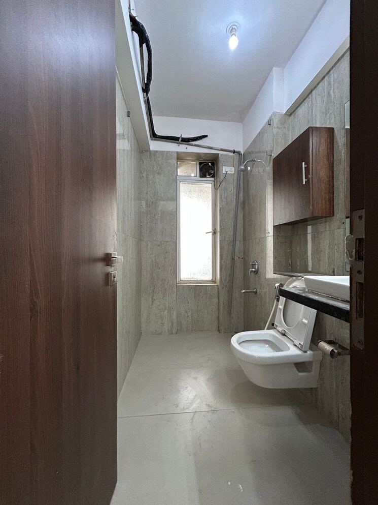 Bathroom, runwal-elegante 3 Bedroom 2190 Sq.Ft. Apartment In Andheri West Mumbai 9077191
