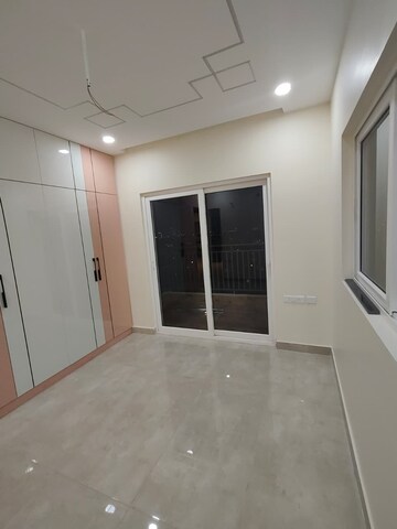 Room in 2.5 BHK Apartment at Candeur 40, Miyapur – for Rent