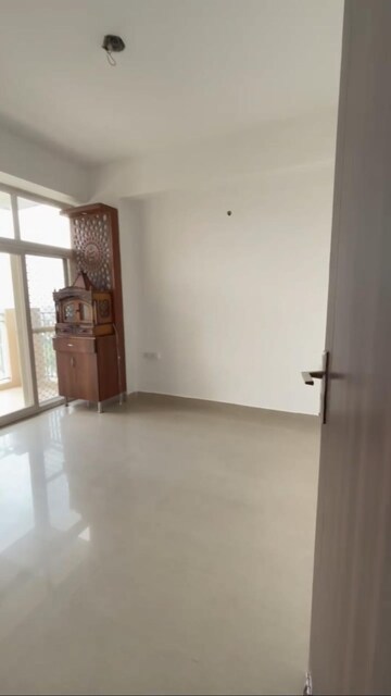 Room in 3 BHK Apartment at Hawelia Valencia Homes, Sector 1 Greater Noida – for Sale