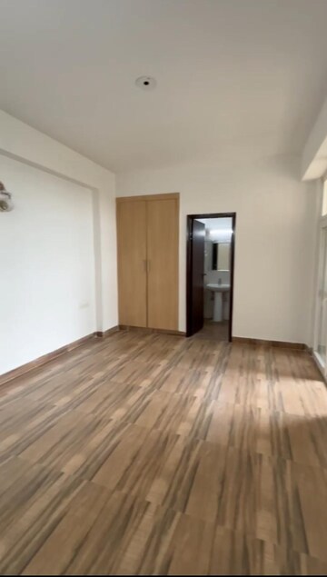 Room in 3 BHK Apartment at Hawelia Valencia Homes, Sector 1 Greater Noida – for Sale