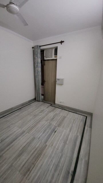 Room in 2 BHK Apartment at Sector 21c – for Rent