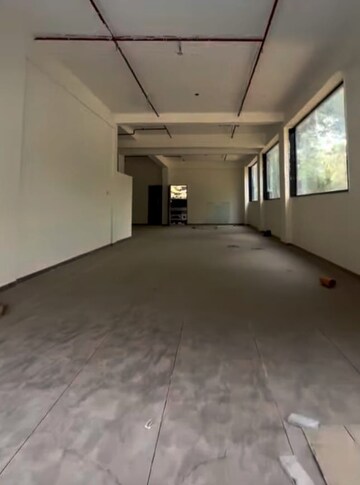  Showroom For Rent in Bandra West