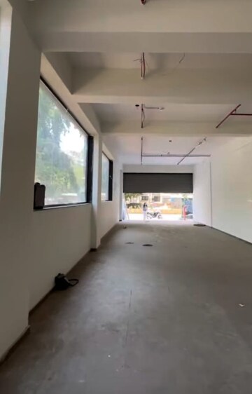 Room in  Showroom at Bandra West – for Rent