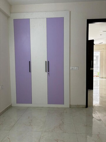 Room in 3.5 BHK Apartment at Smart World Gems, Sector 89 – for Rent