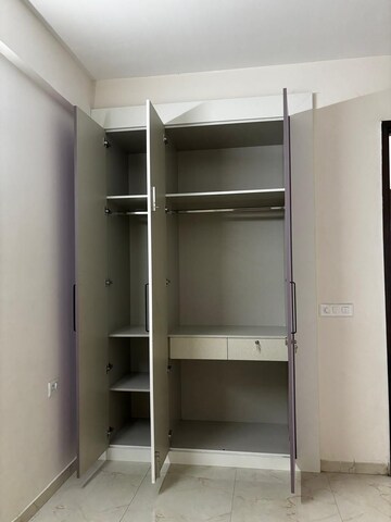 Furnished Amenities in 3.5 BHK Apartment at Smart World Gems, Sector 89 – for Rent