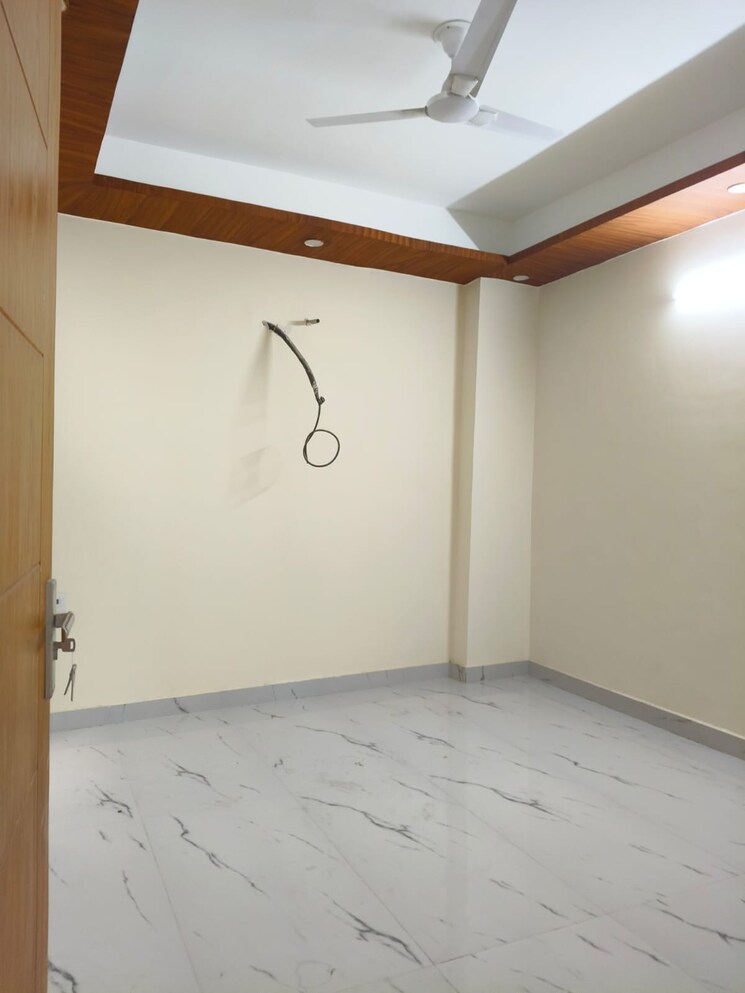 Room, neb sarai 3 Bedroom 1300 Sq.Ft. Builder Floor In Neb Sarai Delhi 9077290