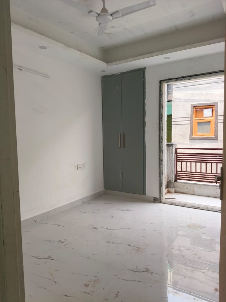 Room, neb sarai 3 Bedroom 1300 Sq.Ft. Builder Floor In Neb Sarai Delhi 9077290