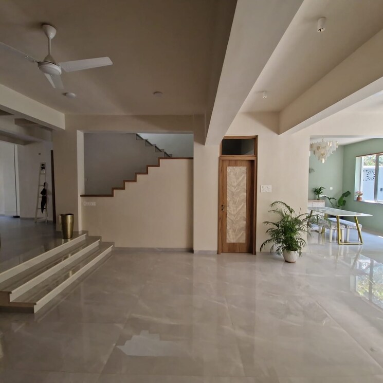 Living Room, lokhandwala-premium-towers 6+ Bedroom 6150 Sq.Ft. Independent House In Lokhandwala Complex Mumbai 9077297