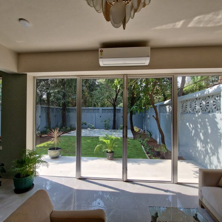 Balcony, lokhandwala-premium-towers 6+ Bedroom 6150 Sq.Ft. Independent House In Lokhandwala Complex Mumbai 9077297