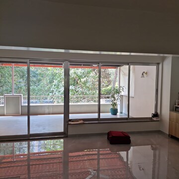 Room in 6+ BHK Independent House at Lokhandwala Premium Towers, Lokhandwala Complex – for Sale