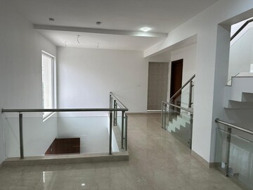 Room in 4 BHK Villa at My Home Ankura, Tellapur – for Rent