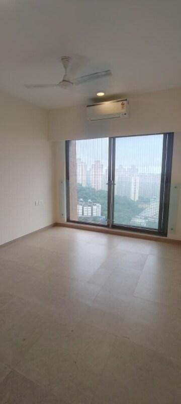 Room in 2 BHK Apartment at Kanakia Silicon Valley, Powai – for Rent