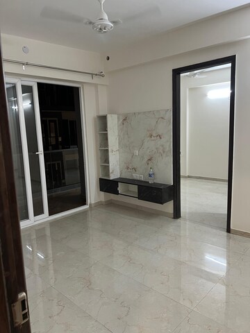 Room in 3.5 BHK Apartment at Smart World Gems, Sector 89 – for Rent