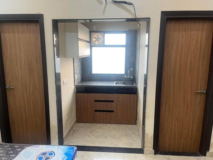 Room, sushant lok i 1 RK 200 Sq.Ft. Apartment In Sushant Lok I Gurgaon 9077316