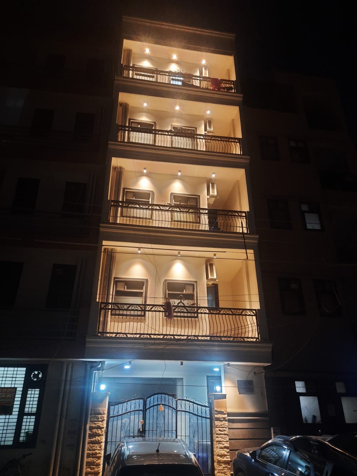 1 RkApartment For Rent in Sushant Lok 1