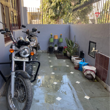 Parking in 2.5 BHK Villa at Sector 23a – for Rent