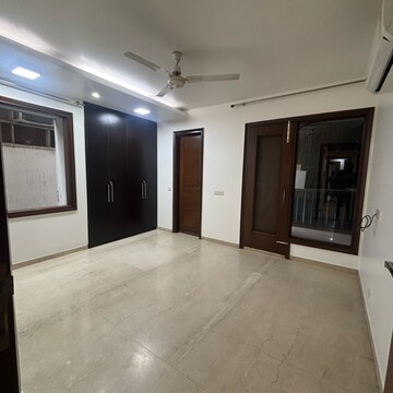 Room in 3 BHK Builder Floor at Uday Park – for Rent
