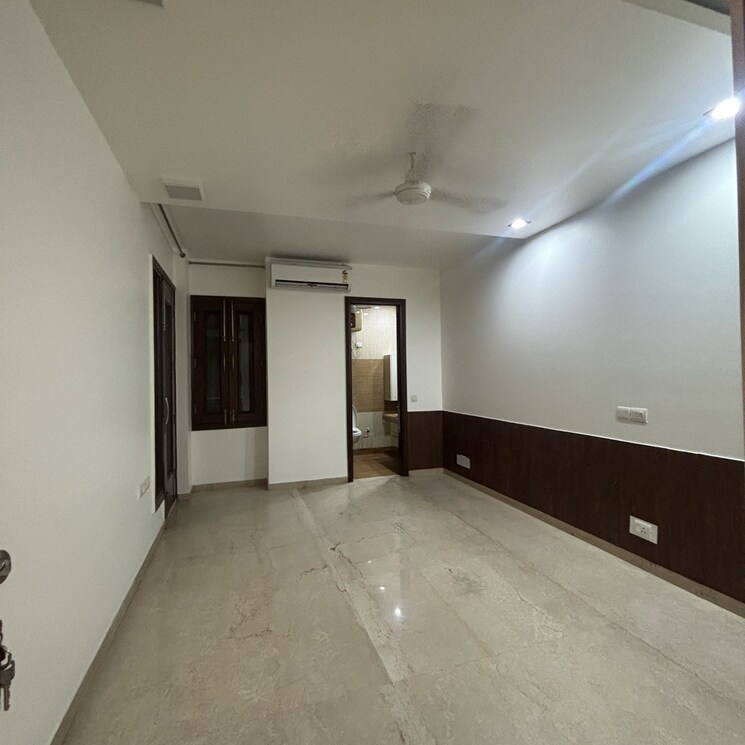 Room, uday park 3 Bedroom 1957 Sq.Ft. Builder Floor In Uday Park Delhi 9077361