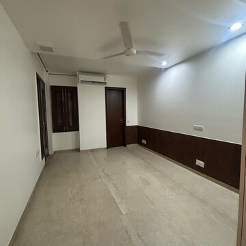 Room in 3 BHK Builder Floor at Uday Park – for Rent