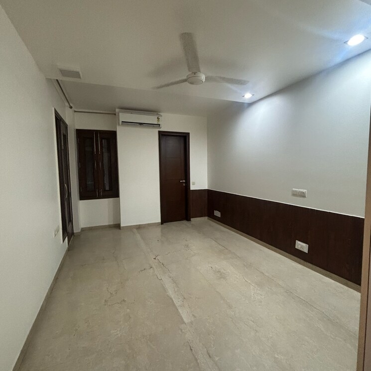 Room, uday park 3 Bedroom 1957 Sq.Ft. Builder Floor In Uday Park Delhi 9077361
