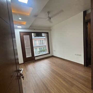 Room in 3 BHK Builder Floor at Uday Park – for Rent