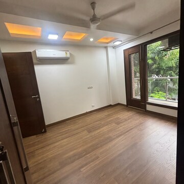 Room in 3 BHK Builder Floor at Uday Park – for Rent