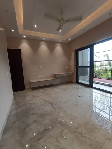3 BHK Builder Floor For Rent in RWA Apartments Sector 72, Sector 72