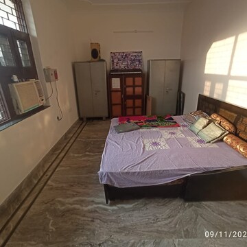 Bedroom in 1.5 BHK Villa at Sector 21 – for Rent