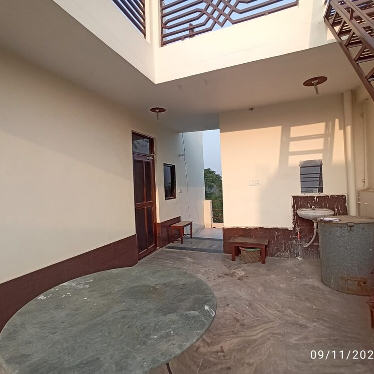 Bedroom, sector 21 1.5 Bedroom 600 Sq.Ft. Villa In Sector 21 Gurgaon 9077418