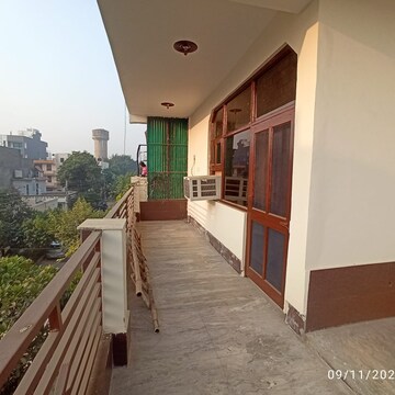 Balcony in 1.5 BHK Villa at Sector 21 – for Rent