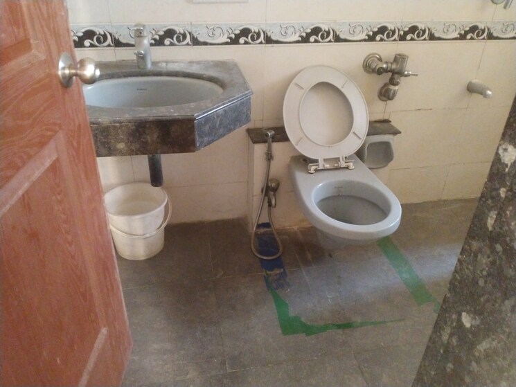 Bathroom, deepak-residency 2 Bedroom 800 Sq.Ft. Apartment In Vile Parle West Mumbai 9077446