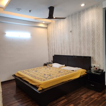Bedroom in 3.5 BHK Apartment at Prateek Stylome, Sector 45 – for Rent