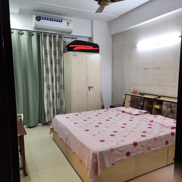 Bedroom in 3.5 BHK Apartment at Prateek Stylome, Sector 45 – for Rent