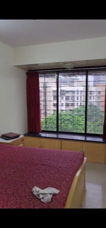 Room in 3 BHK Apartment at Vasant Valley Complex, Malad East – for Rent