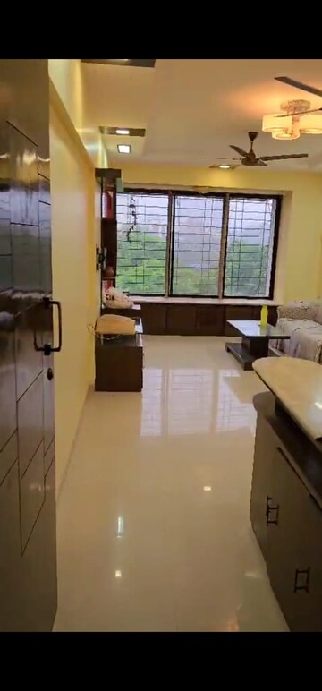 Team Area in 3 BHK Apartment at Vasant Valley Complex, Malad East – for Rent
