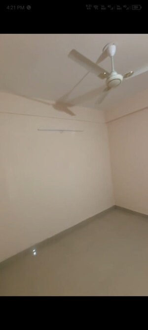 Room in 2 BHK Apartment at Amrapali Dream Valley, Tech Zone 4 Greater Noida – for Sale